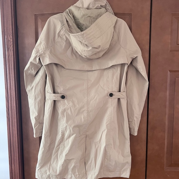 Timberland Classic Tan Trench Coat - Picture 2 of 3